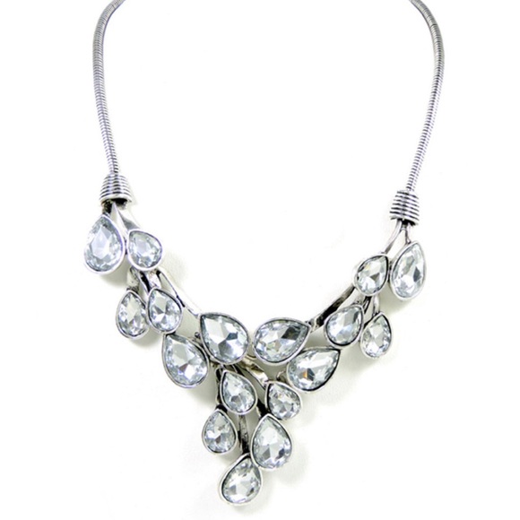 Stunning Crystal Vine Statement/Earring Set-Boutique - Picture 7 of 10